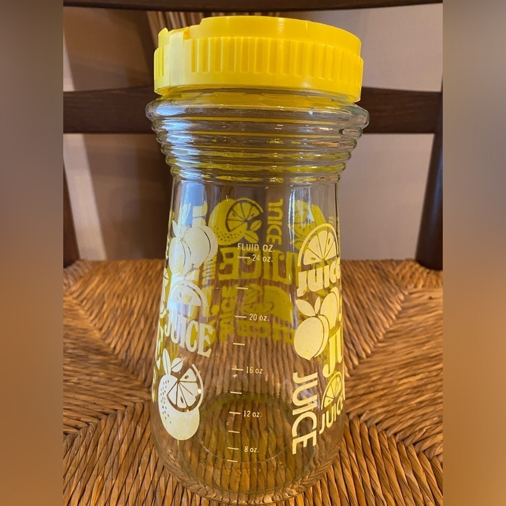 Vtg Anchor Hocking Lemon Juice Glass Carafe Pitcher Yellow Lid 24oz MCM